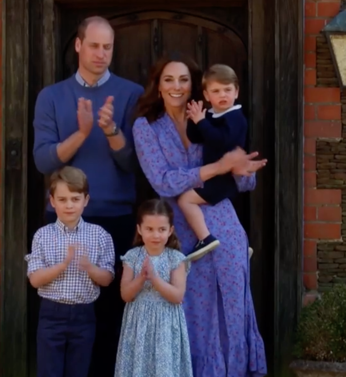 Illustratie bij: William en Kate laten met foto’s van prins Louis (2) zien dat ze de zorg steunen