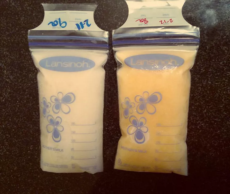Illustratie bij: WAUW! Deze viral foto laat zien hoe moedermelk verandert als je baby ziek is