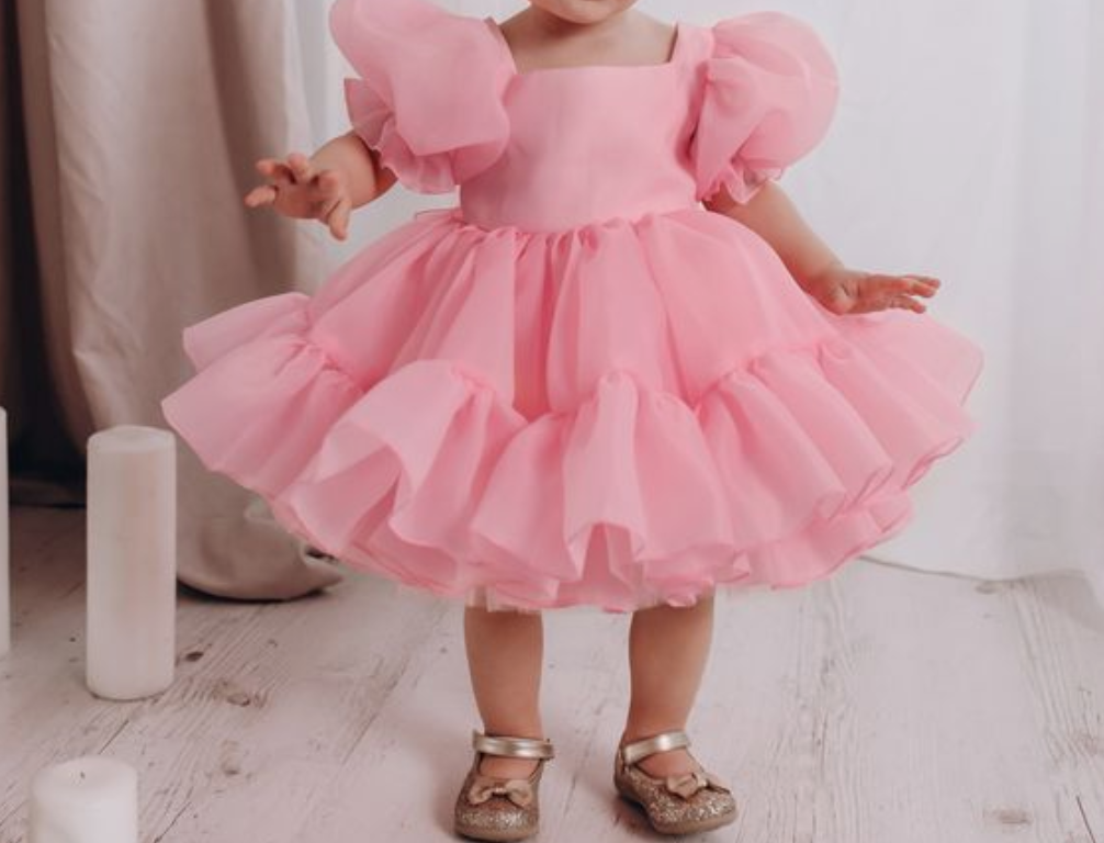 Illustratie bij: ‘Mijn zoon draagt graag elke dag roze jurken. Nou en?’