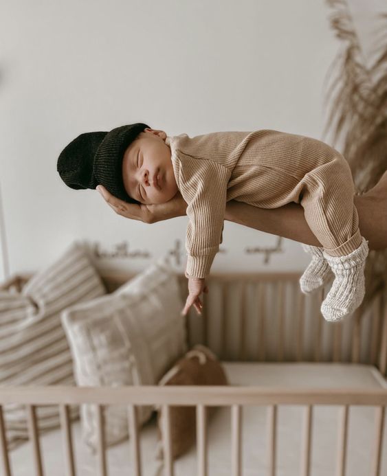 Illustratie bij: De grootste fout die ouders maken bij de slaapregressie van hun baby van 4 maanden