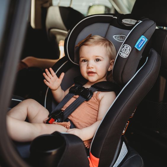 Illustratie bij: Je kind per ongeluk iets te lang in het autostoeltje laten zitten kan levensgevaarlijk zijn