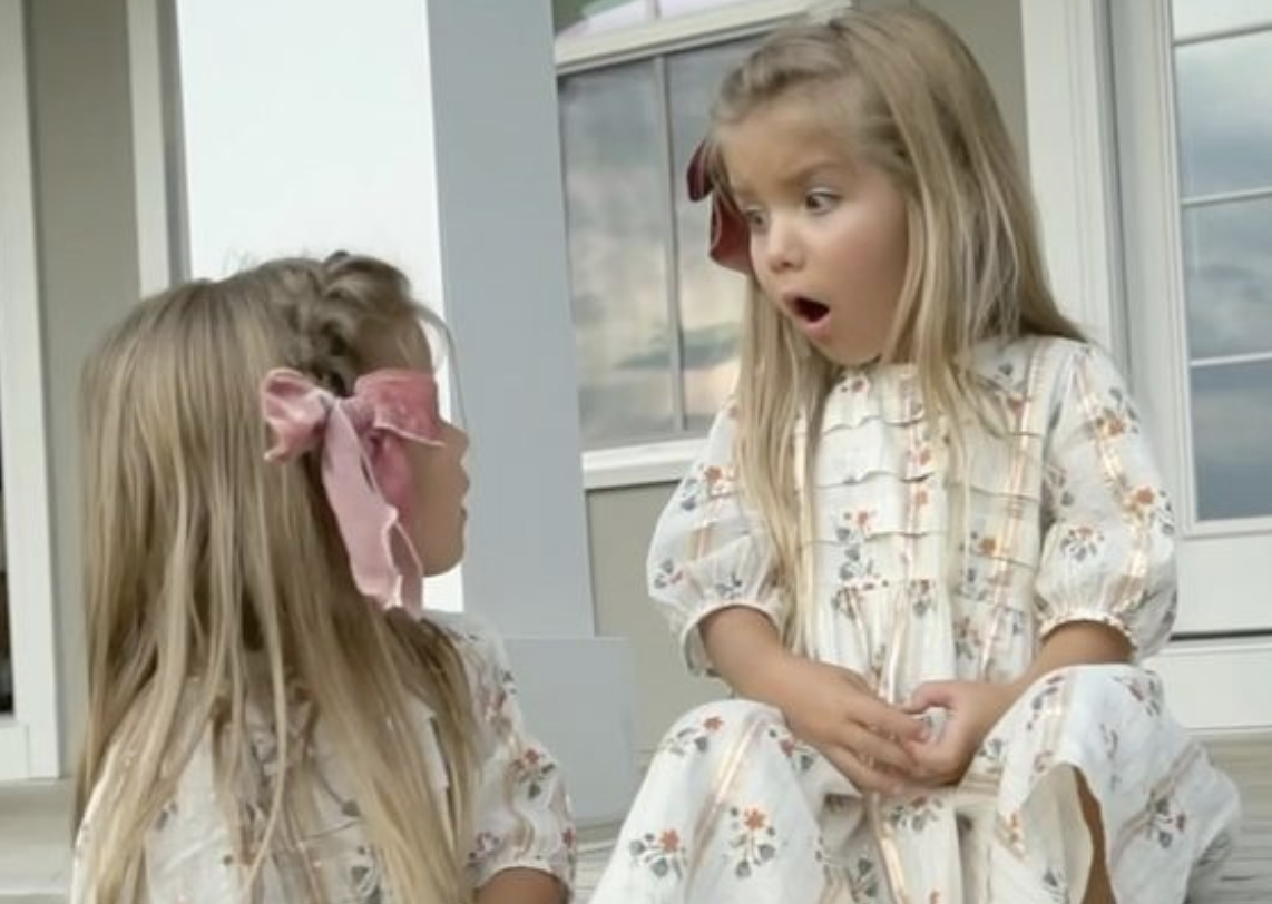 Illustratie bij: ‘Als we het over apart hebben… Ik ken een meisje met deze belachelijke naam die helemaal geen naam is’