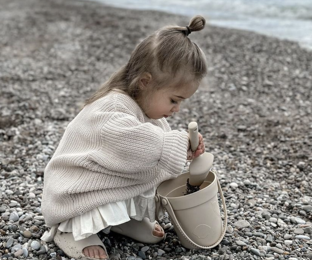 Illustratie bij: ‘Ik heb spijt van de ouderwetse en volwassen naam voor mijn vlotte dochter’