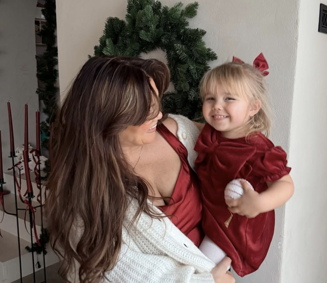 Illustratie bij: ‘Ik wil niet dat mijn schoonmoeder met de kerstdagen blijft logeren, ben ik dan een vals kreng?’