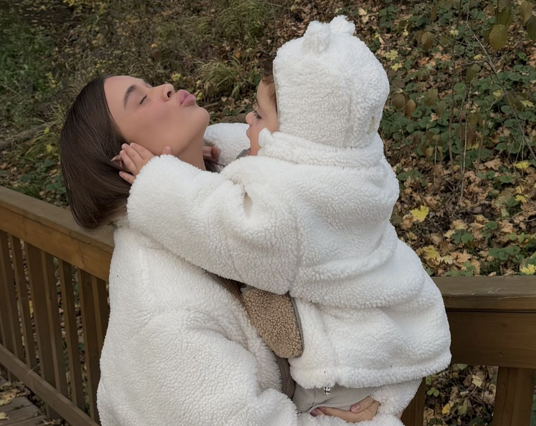 Illustratie bij: Jongens met deze 4 sterrenbeelden zijn het klefst met hun moeder